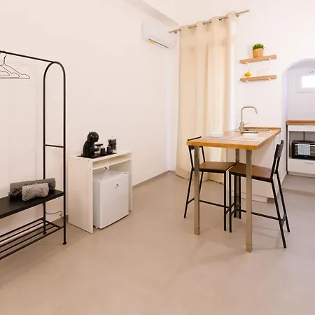 Vendégház Connie's Tourist Bari