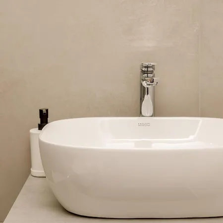 Connie's Tourist Vendégház Bari