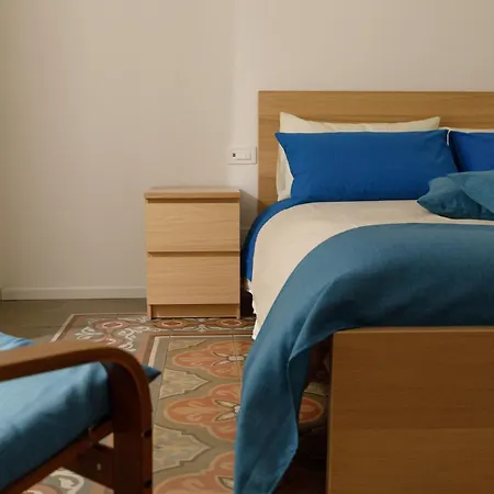 Vendégház Connie's Tourist Bari