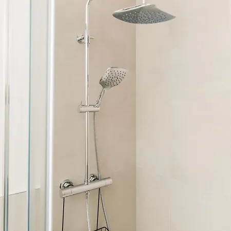 Vendégház Connie's Tourist 3*