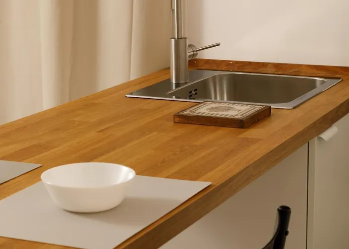 Connie's Tourist 3* Бари