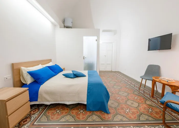 Гостевой дом Connie's Tourist Бари