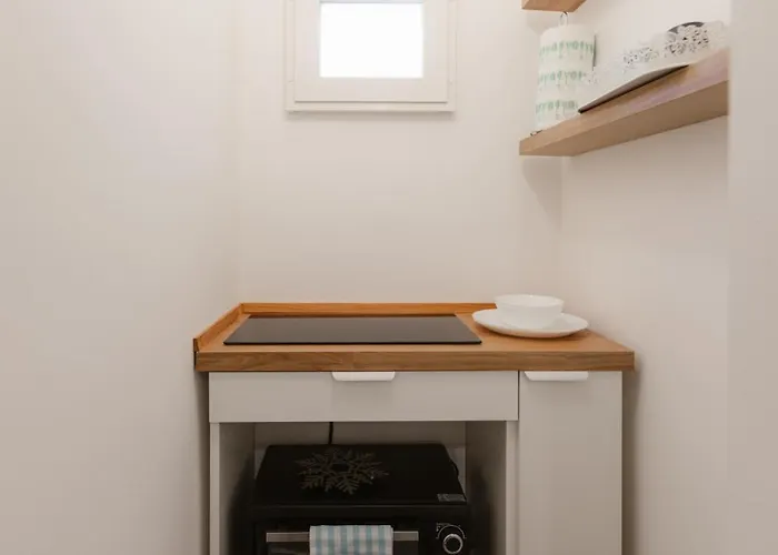 Гостевой дом Connie's Tourist 3*