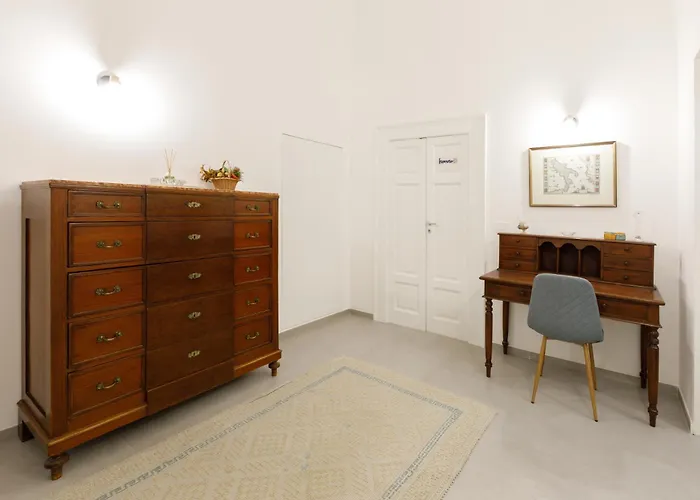 Гостевой дом Connie's Tourist 3*