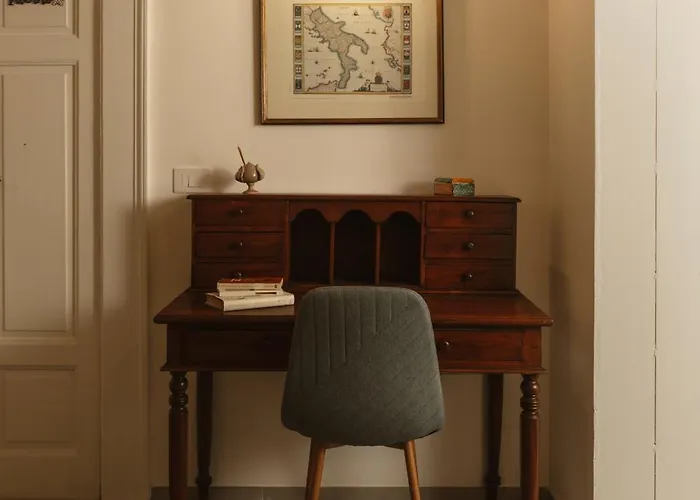 Connie's Tourist 3* Бари