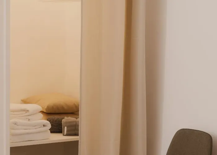 Connie's Tourist Гостевой дом