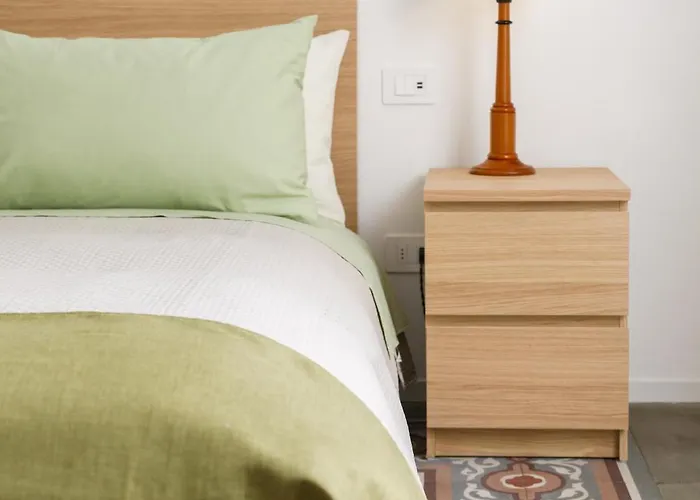 Connie's Tourist Гостевой дом 3*