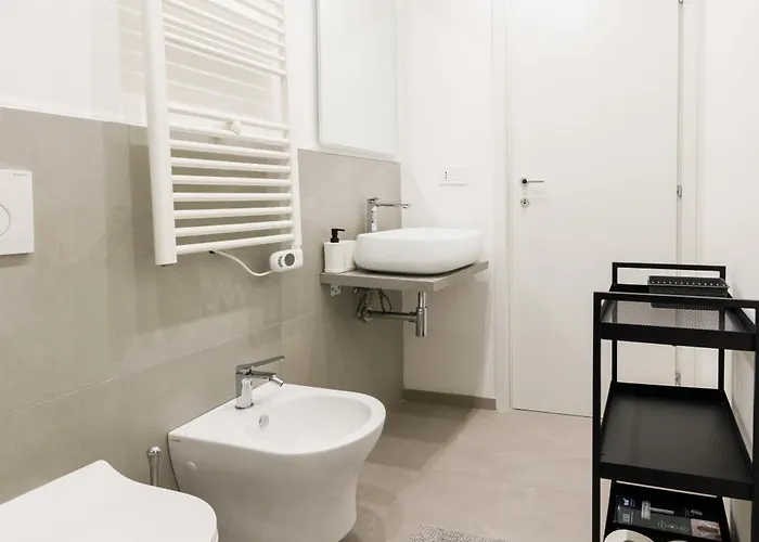 Connie's Tourist 3* Бари